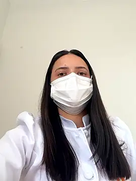 flor model online show from January 18, 5:20 pm