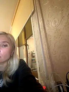 KisJeni online show from December 4, 5:57 pm