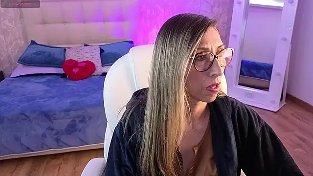 Scarlett 079 online show from May 28, 11:30 am