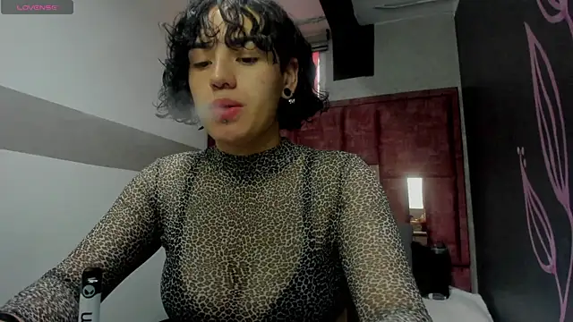 Kiara Fox   online show from April 17, 9:17 pm