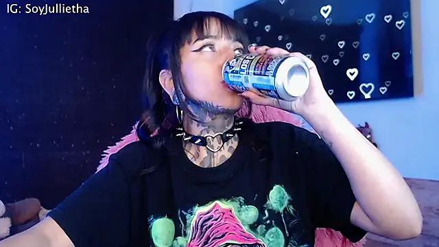 Julls420  online show from February 6, 6:17 am