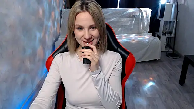 MiaBun1 online show from March 2, 5:08 am