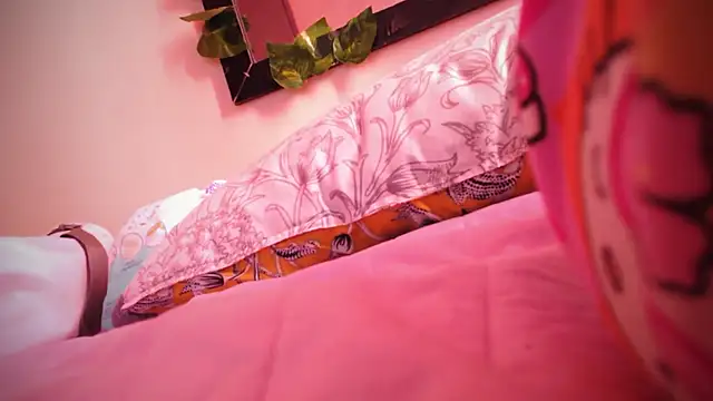 bonnieandclyde  online show from December 15, 3:06 pm