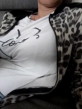 LaNenaWendy online show from April 24, 10:51 am