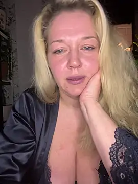 JenniferCarmen online show from February 2, 4:06 pm