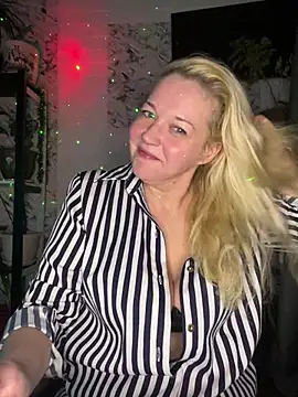 JenniferCarmen online show from January 11, 7:08 pm