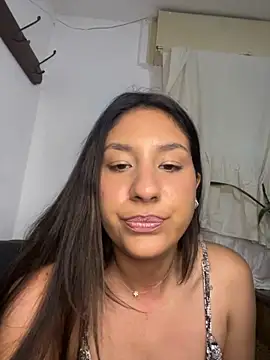 Vickibabyoficial  online show from December 15, 6:40 am