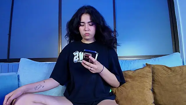 LioyQueen online show from July 30, 3:40 am