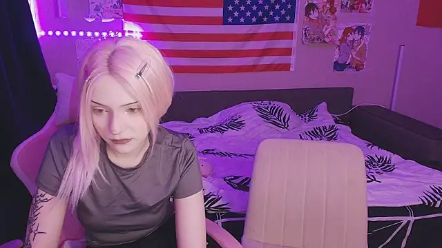 midnight memories online show from February 20, 1:48 am