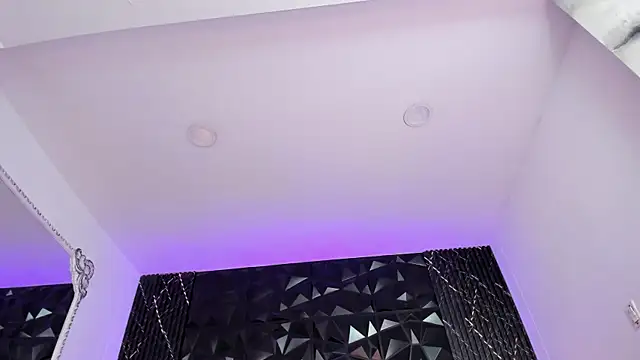 AriadnaLoren online show from April 11, 7:45 am