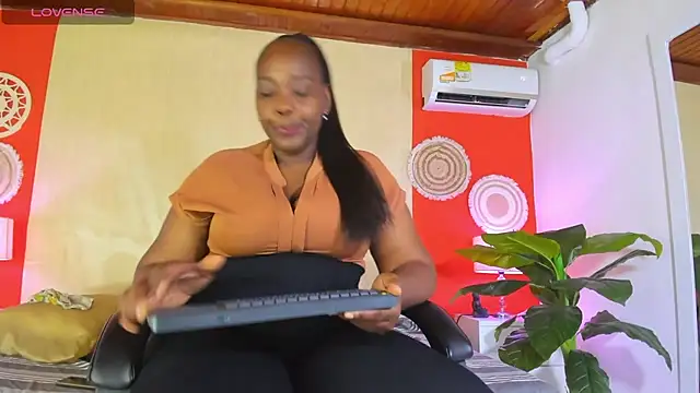 NikollSalas online show from June 2, 12:50 pm