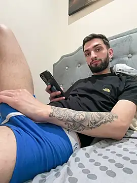 Juliann69Ramiro online show from May 28, 12:36 pm