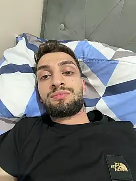 Juliann69Ramiro online show from June 10, 9:46 pm