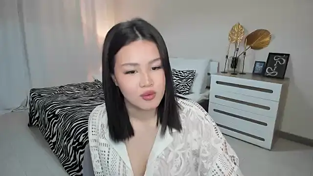 Brunette Charm online show from May 31, 11:49 am