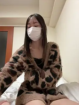 shuka-xoxo online show from January 19, 4:25 pm