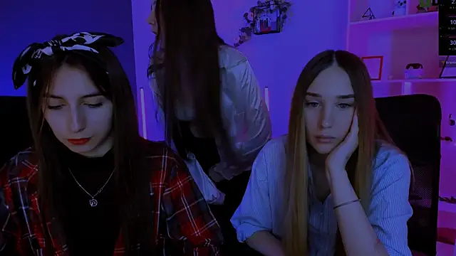 mila firee online show from March 26, 10:50 am