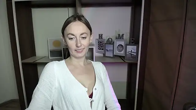 LiaSeass  online show from February 9, 3:36 pm