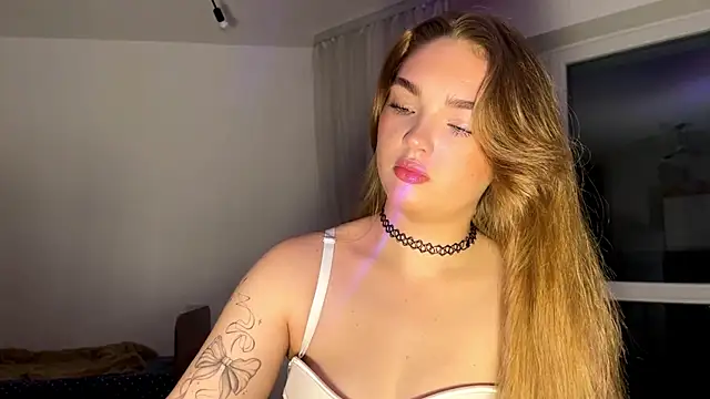 Ginnyinjeans online show from December 21, 1:15 pm