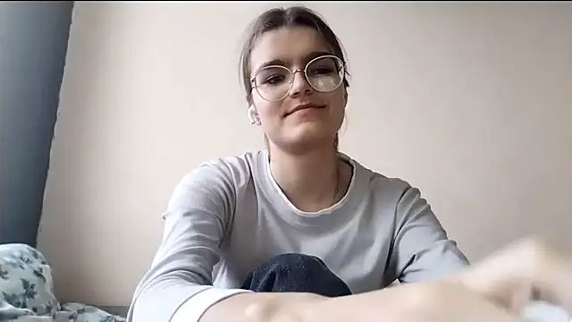 DevonaGlugla online show from December 14, 12:00 pm