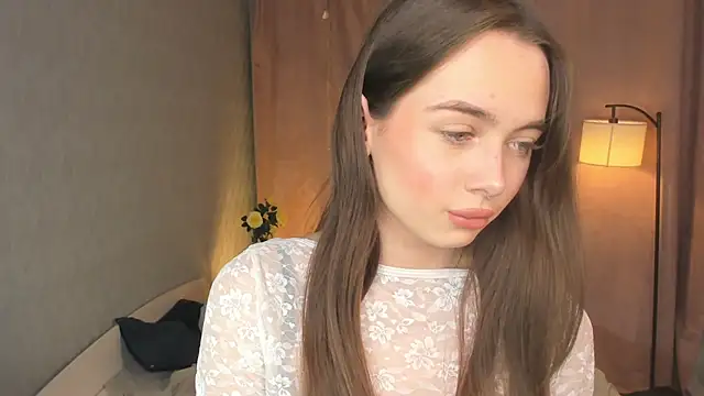 YvonneRobes online show from April 3, 8:07 pm