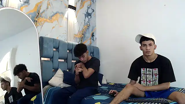 DIAMOND BLACKS online show from January 18, 8:10 am