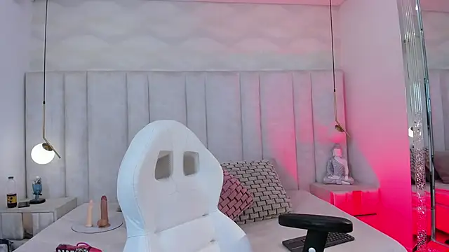 im ariana  online show from February 23, 4:24 am