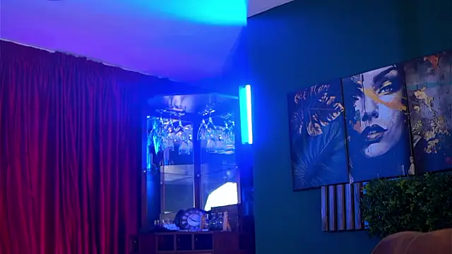 AstridVex online show from February 5, 8:01 pm