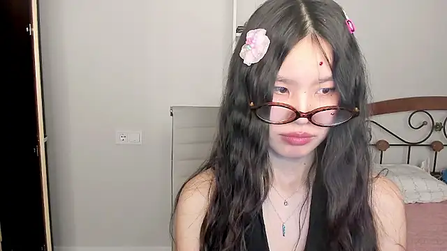 amiya cute online show from February 28, 5:01 pm