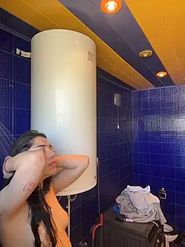 SilkyMira online show from April 14, 10:26 am