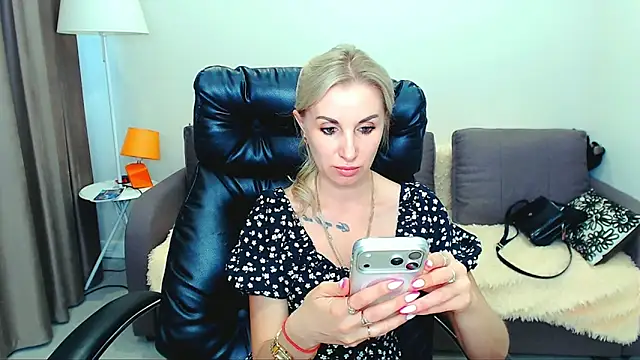 Hanna--Sweet online show from June 9, 11:09 am