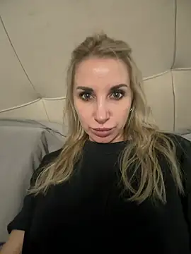 Hanna--Sweet online show from July 25, 5:31 pm