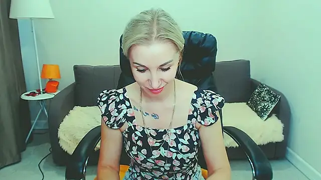Hanna--Sweet online show from July 11, 4:18 pm