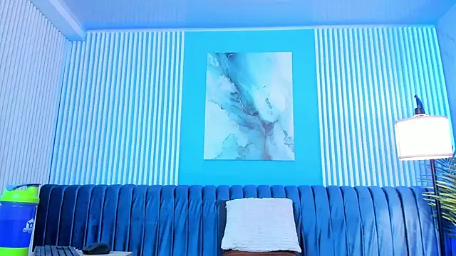 dahianeconnor online show from March 13, 12:50 pm