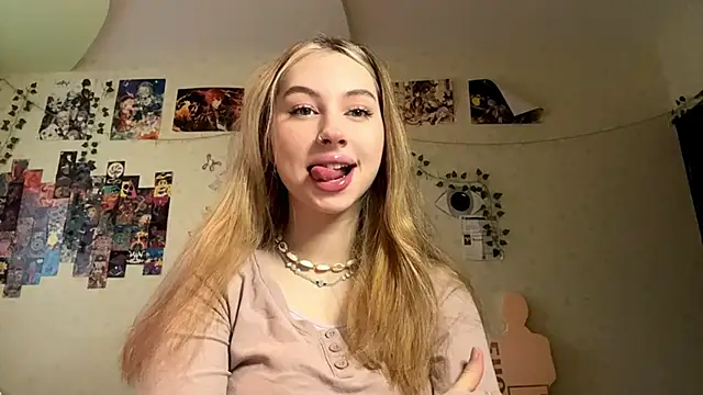 JanelBray online show from December 19, 12:08 pm