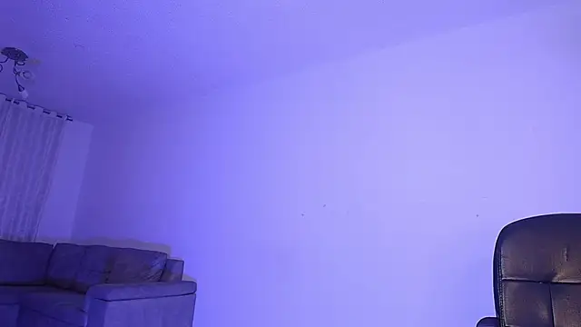 alina lee online show from April 28, 2:27 am