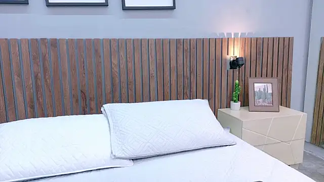 Mia Bellefort online show from April 6, 8:43 pm