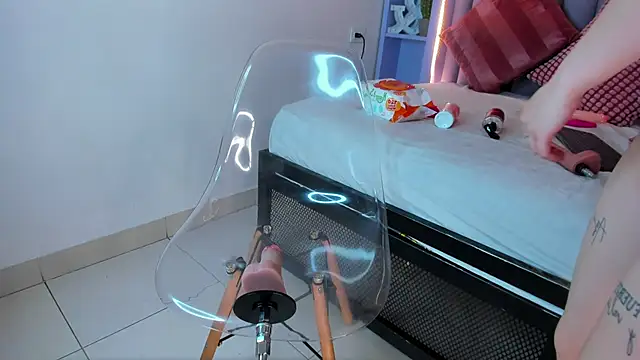 Miia Anderson online show from February 24, 12:15 pm