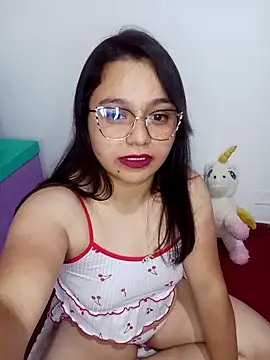 Brianna Ruiz online show from December 17, 8:07 am