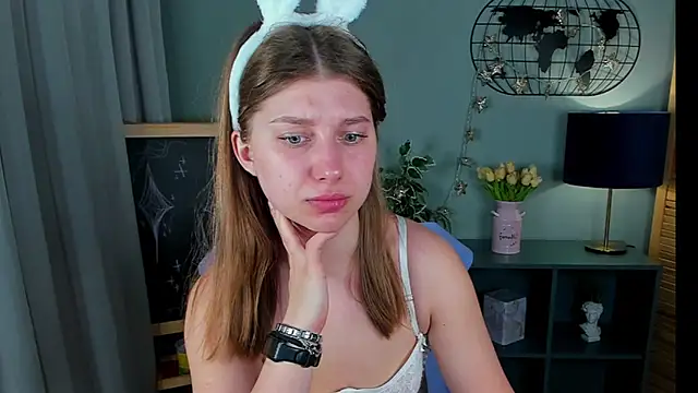 katymeaw online show from March 31, 1:38 am