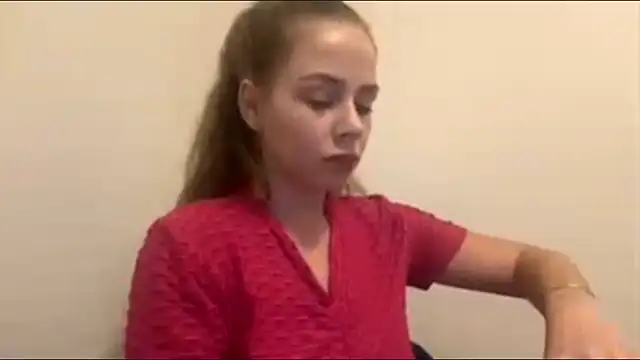 GinnyVanlaere online show from December 18, 2:16 am