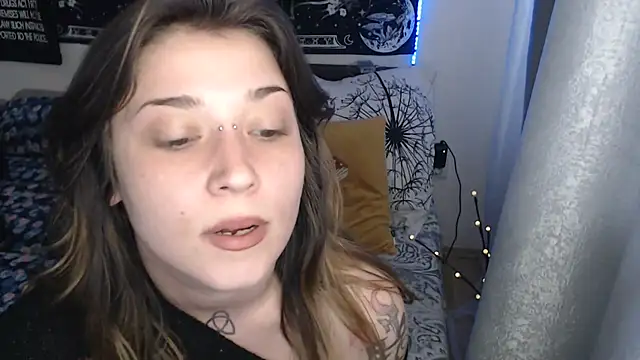 AlienforTwenty online show from April 1, 9:54 am