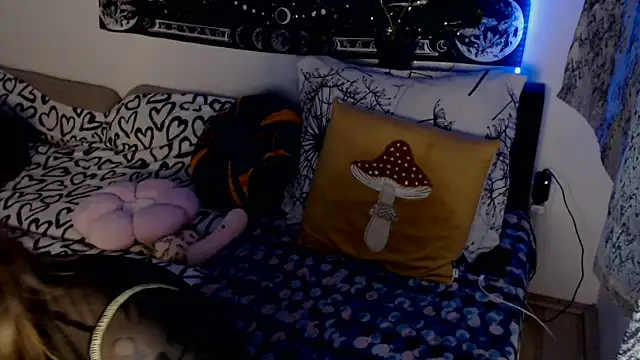 AlienforTwenty online show from March 5, 4:14 pm