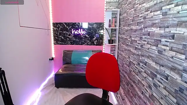 emili lewins online show from December 14, 5:24 am