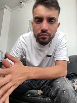 jamess 0 online show from June 13, 7:33 pm