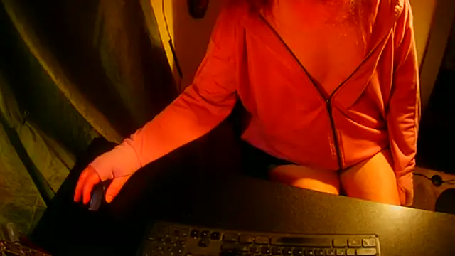 GoodGirlKelly online show from May 8, 6:16 am