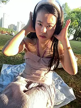 ella-ys online show from January 11, 8:41 am