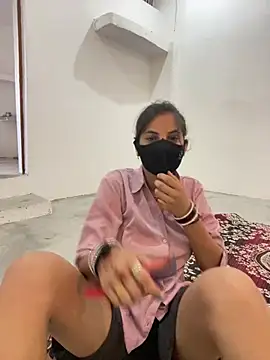 Pooja Love143 online show from May 22, 4:32 am