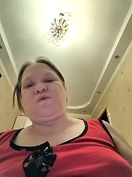 -Queen- online show from February 15, 2:05 pm