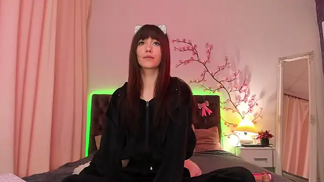 MilanaHotts online show from March 20, 7:13 am