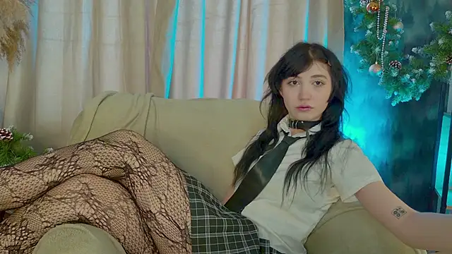 Mila Whelson online show from January 8, 8:40 am